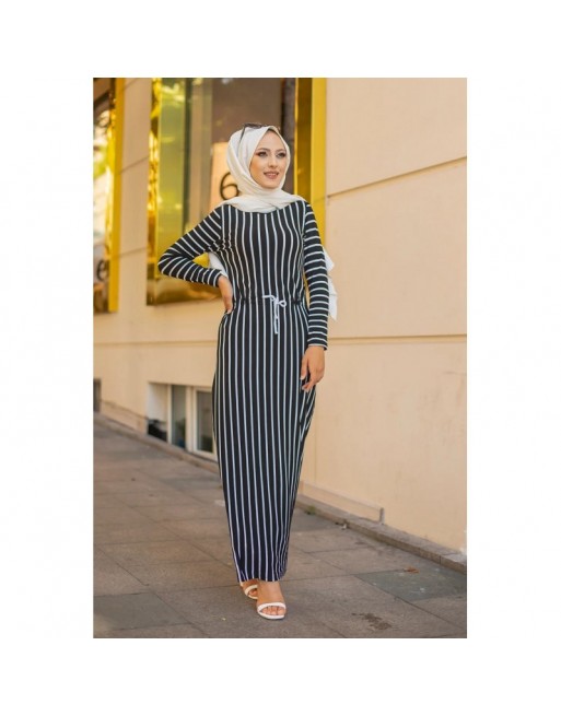Robe maxi-longue à rayures noire (Vetement Hijab pour femme) Robe maxi-longue à rayures noire (Vetement Hijab pour femme)
