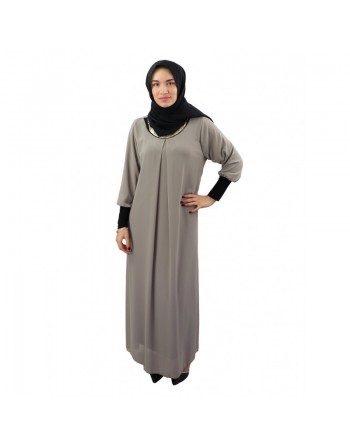 Robe longue fluide avec un joli collier (Plusieurs couleurs disponibles) 