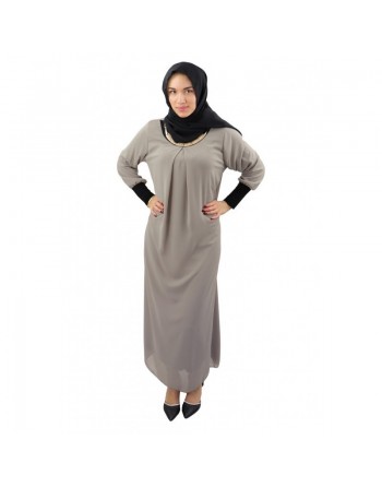 Robe longue fluide avec un joli collier (Plusieurs couleurs disponibles) 
