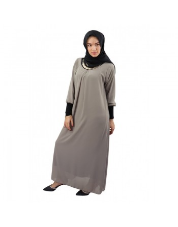 Robe longue fluide avec un joli collier (Plusieurs couleurs disponibles) 