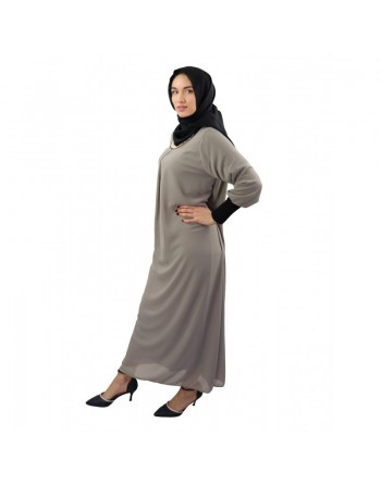 Robe longue fluide avec un joli collier (Plusieurs couleurs disponibles) 