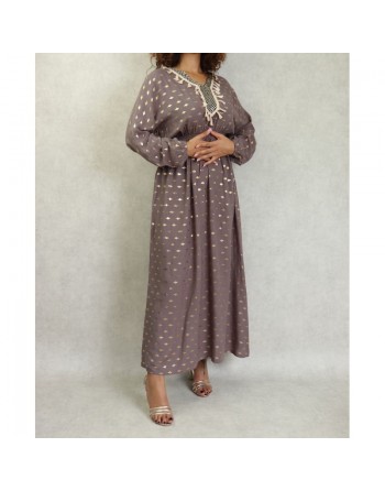 Robe fluide avec motifs dorés broderies et pompons pour femme - Couleur Taupe 