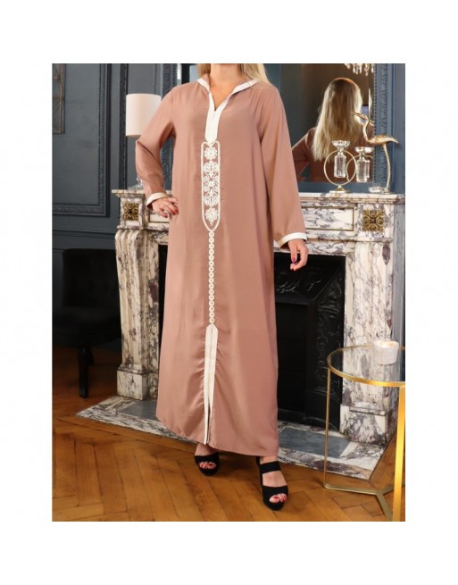 Djellaba marocaine brodée à capuche et manches longues pour femme - Couleur Camel Djellaba marocaine brodée à capuche et manches longues pour femme - Couleur Camel