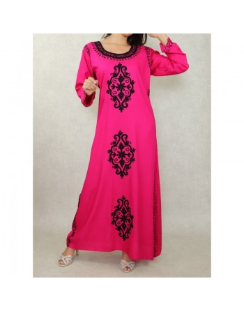 Robe maxi-longue avec de nombreuses broderies à motif fleurs style oriental pour femme - Couleur Rose fuchsia 