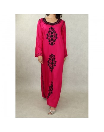Robe maxi-longue avec de nombreuses broderies à motif fleurs style oriental pour femme - Couleur Rose fuchsia 