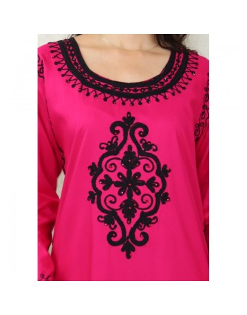 Robe maxi-longue avec de nombreuses broderies à motif fleurs style oriental pour femme - Couleur Rose fuchsia 