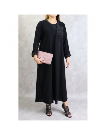 Abaya Dubai noire avec broderies fleurs et écharpe assortie fabriquée aux Emirats 