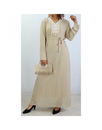 Robe longue avec broderies et pompons - Couleur Beige 