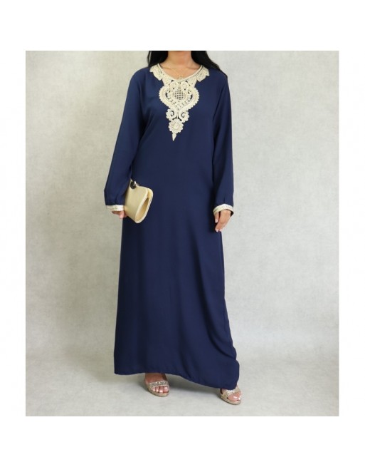 Robe style arabe longue avec borderie traditionnelle pour femme - Couleur Bleu marine Robe style arabe longue avec borderie traditionnelle pour femme - Couleur Bleu marine
