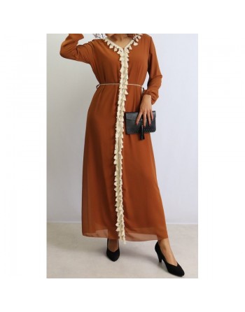 Robe longue ornée de broderies à pompons avec ceinture - Taille Unique - Couleur Marron 