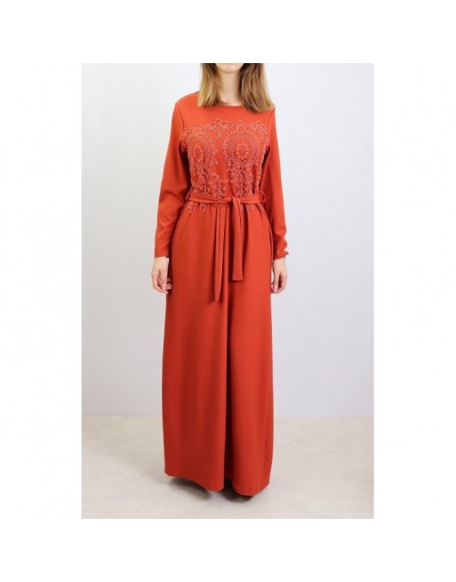 Robe avec broderie en dentelle, ceinture et poches - Couleur Rouille Robe avec broderie en dentelle, ceinture et poches - Couleur Rouille