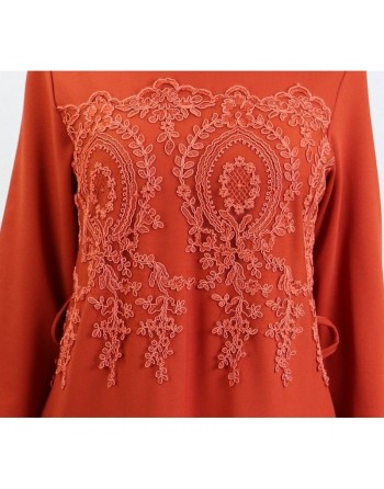 Robe avec broderie en dentelle, ceinture et poches - Couleur Rouille 