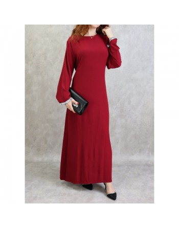 Robe longue avec strass de couleur bordeaux 