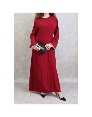 Robe longue avec strass de couleur bordeaux 
