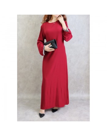 Robe longue avec strass de couleur bordeaux 