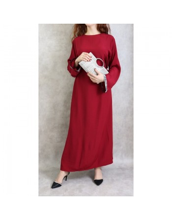 Robe longue avec strass de couleur bordeaux 