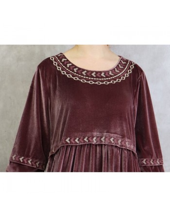 Robe longue en velours avec broderies - Couleur Vieux Rose 