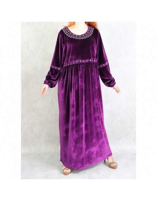 Robe longue en velours avec broderies - Couleur Violet Robe longue en velours avec broderies - Couleur Violet