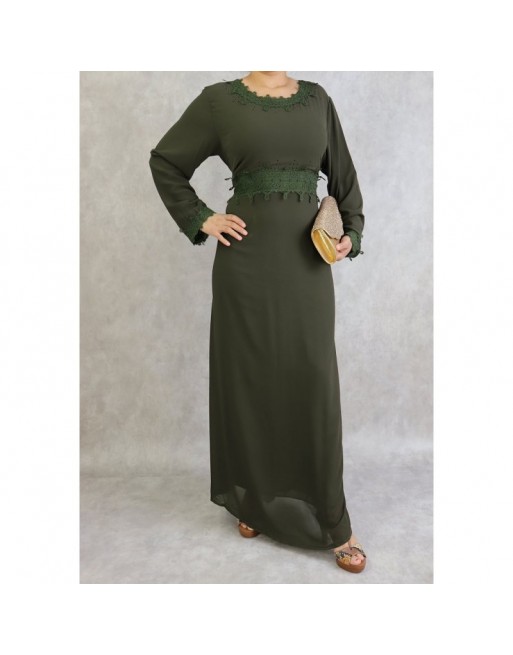 Robe maxi-longue avec broderies et strass - Couleur Vert Kaki Robe maxi-longue avec broderies et strass - Couleur Vert Kaki