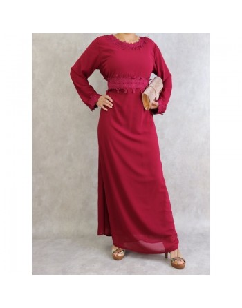 Robe très longue avec broderies et strass - Couleur Framboise 
