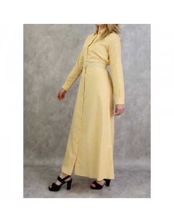 Robe-Chemise en coton à fines rayures blanches de couleur jaune paille avec ceinture assortie 