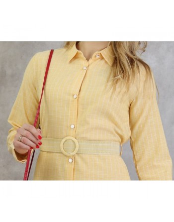 Robe-Chemise en coton à fines rayures blanches de couleur jaune paille avec ceinture assortie 
