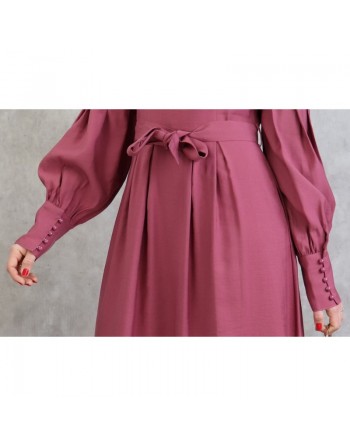 Robe longue raffinée de couleur framboise 