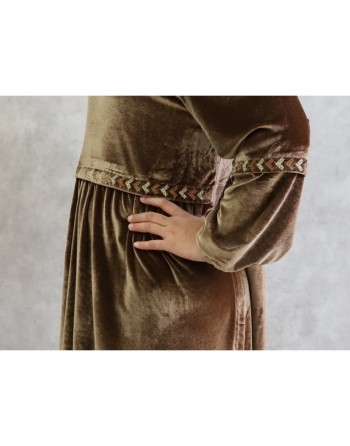 Robe longue en velours avec broderies - Couleur marron 