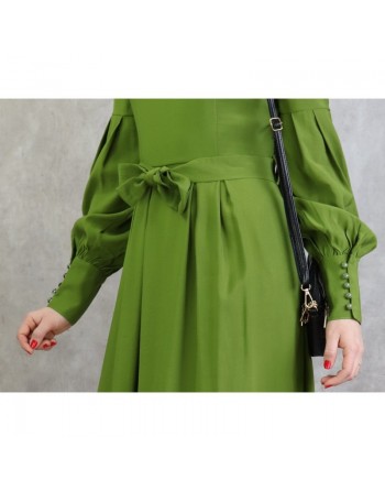 Robe longue raffinée de couleur vert olive 