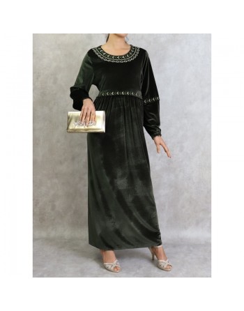 Robe longue en velours avec broderies de couleur vert kaki 