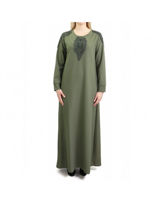 Robe maxi-longue évasée avec poches et broderies - Couleur Vert kaki Robe maxi-longue évasée avec poches et broderies - Couleur Vert kaki