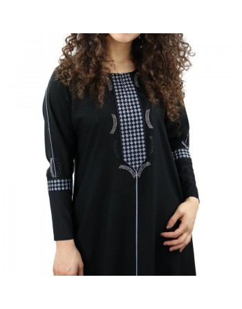 Abaya Dubai moderne et chic avec losanges brodés et strass 