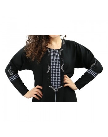 Abaya Dubai moderne et chic avec losanges brodés et strass 