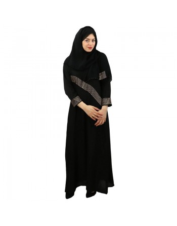 Robe Dubai noire ornée de strass dorés avec son châle assorti (hijab) pour femme voilée 