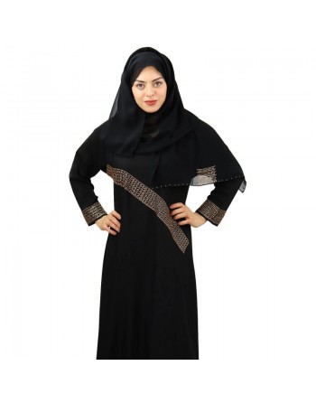 Robe Dubai noire ornée de strass dorés avec son châle assorti (hijab) pour femme voilée 