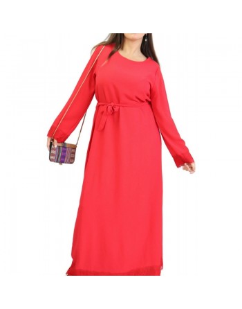 Robe rouge vermeil avec finition en dentelle 