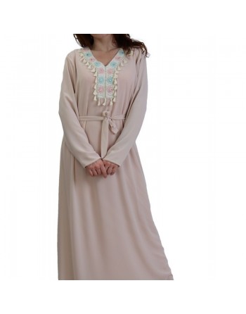 Robe longue avec broderies et pompons - Couleur rose clair 