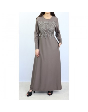 Robe femme avec broderie sur le devant, ceinture et poches (Plusieurs couleurs disponibles) 