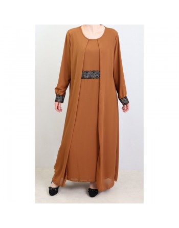 Robe de soirée longue de couleur caramel 