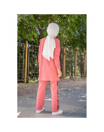 Ensemble survêtement 2 pièces léopard - Vêtement Sport pour femme musulmane voilée - Couleur rose 