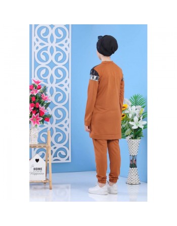 Ensemble en coton marron avec effet écailles brillantes argentées et noires - Tenue de sport moderne pour femme 