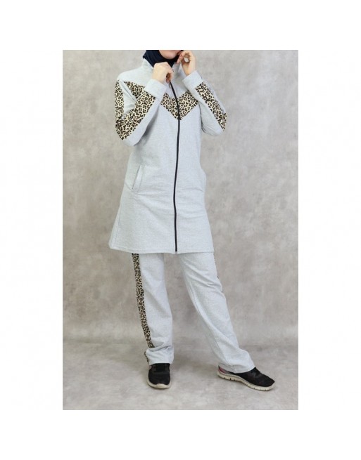 Survêtement femme 2 pièces gris clair avec motifs léopard Survêtement femme 2 pièces gris clair avec motifs léopard