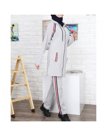 Survêtement femme à capuche de couleur gris clair chiné avec bandes tricolores (Vetement Sport - Hijab - Turquie) 