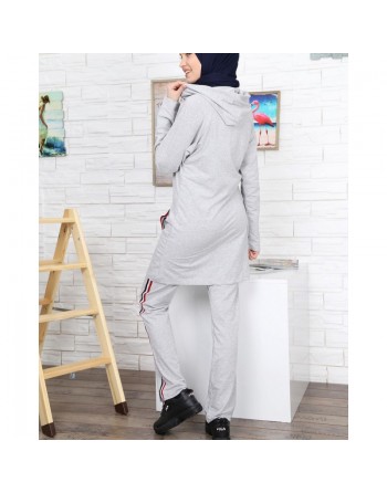 Survêtement femme à capuche de couleur gris clair chiné avec bandes tricolores (Vetement Sport - Hijab - Turquie) 