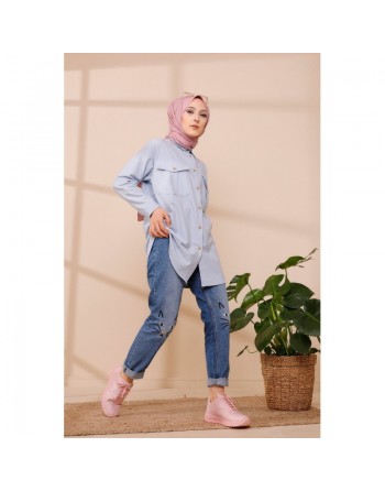 Tunique-Chemise casual pour femme avec deux grandes poches - Couleur bleu ciel 