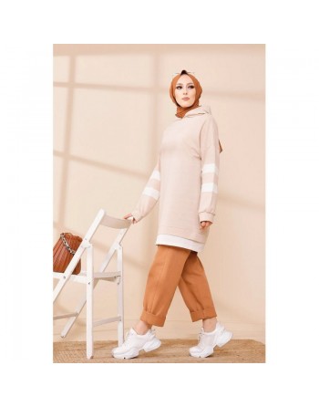 Tunique décontractée avec capuche (Sweat long pour hijab) - Couleur beige avec bandes blanches 