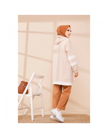Tunique décontractée avec capuche (Sweat long pour hijab) - Couleur beige avec bandes blanches 