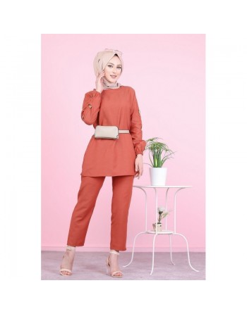 Ensemble tunique et pantalon assorti avec ceinture (Vetement pour femme voilée) - Couleur brique 