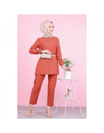 Ensemble tunique et pantalon assorti avec ceinture (Vetement pour femme voilée) - Couleur brique 