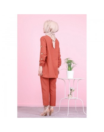 Ensemble tunique et pantalon assorti avec ceinture (Vetement pour femme voilée) - Couleur brique 